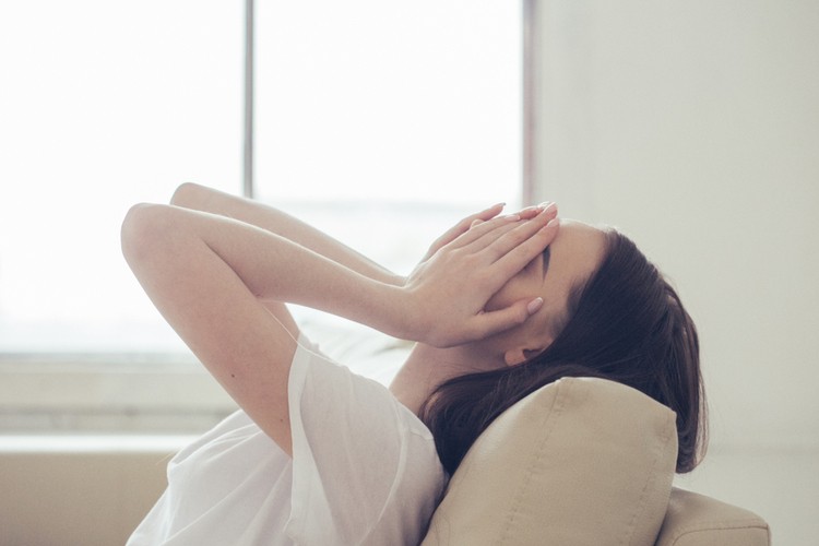 10 cách chữa đau đầu khiến bạn bất ngờ