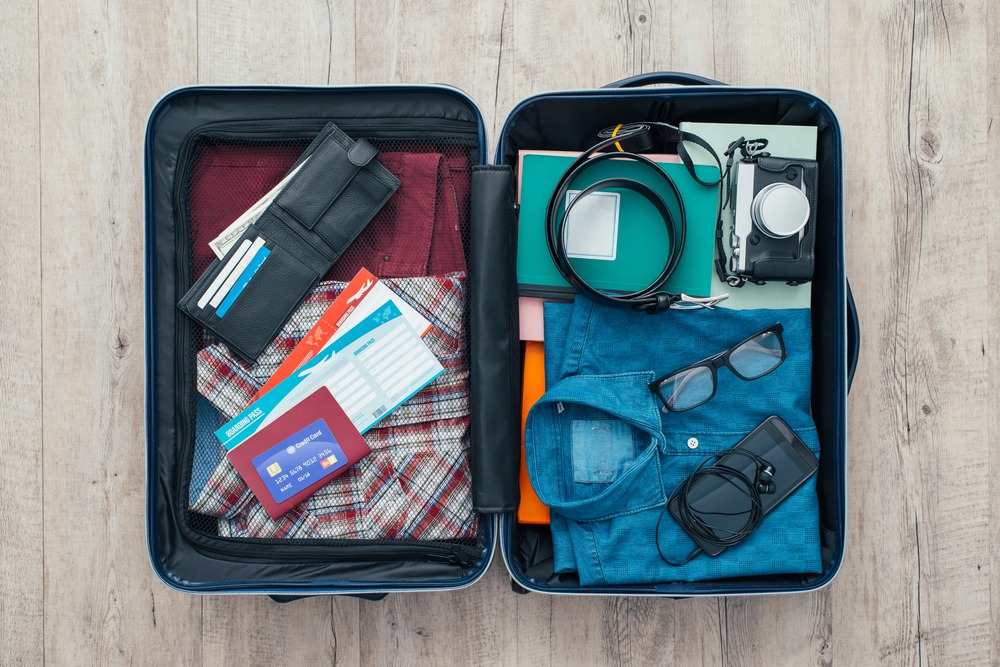 Đóng gói hành lý đầy đủ khi đi du lịch một mình 