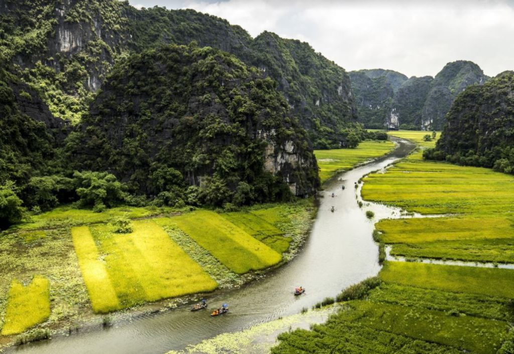 Bạn có thể du lịch Ninh Bình bất kể mùa nào trong năm.